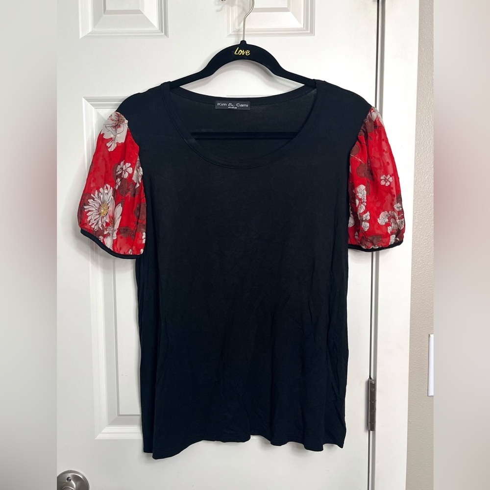 Kim & Cami Floral Sleeve Blouse